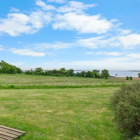 Krum - 300m From The Sea By Interhome Vakantiehuis Nabbe